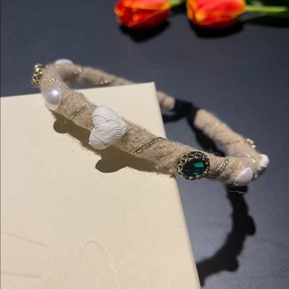 Hairband - Picture 3 of 3